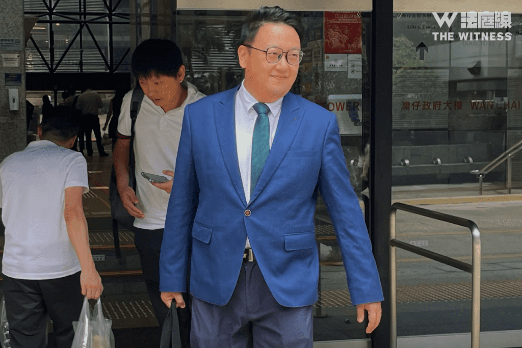 施駿興周一到法院應訊。（《法庭線》記者攝）