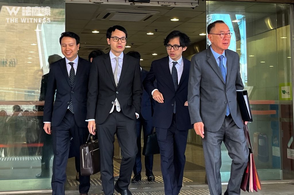 jpex 律師范德偉(右二)、林作(左二)、資深大律師清洪