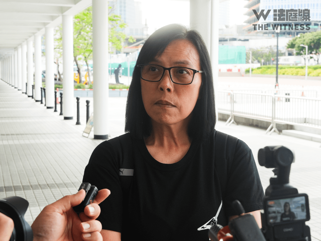 何小姐