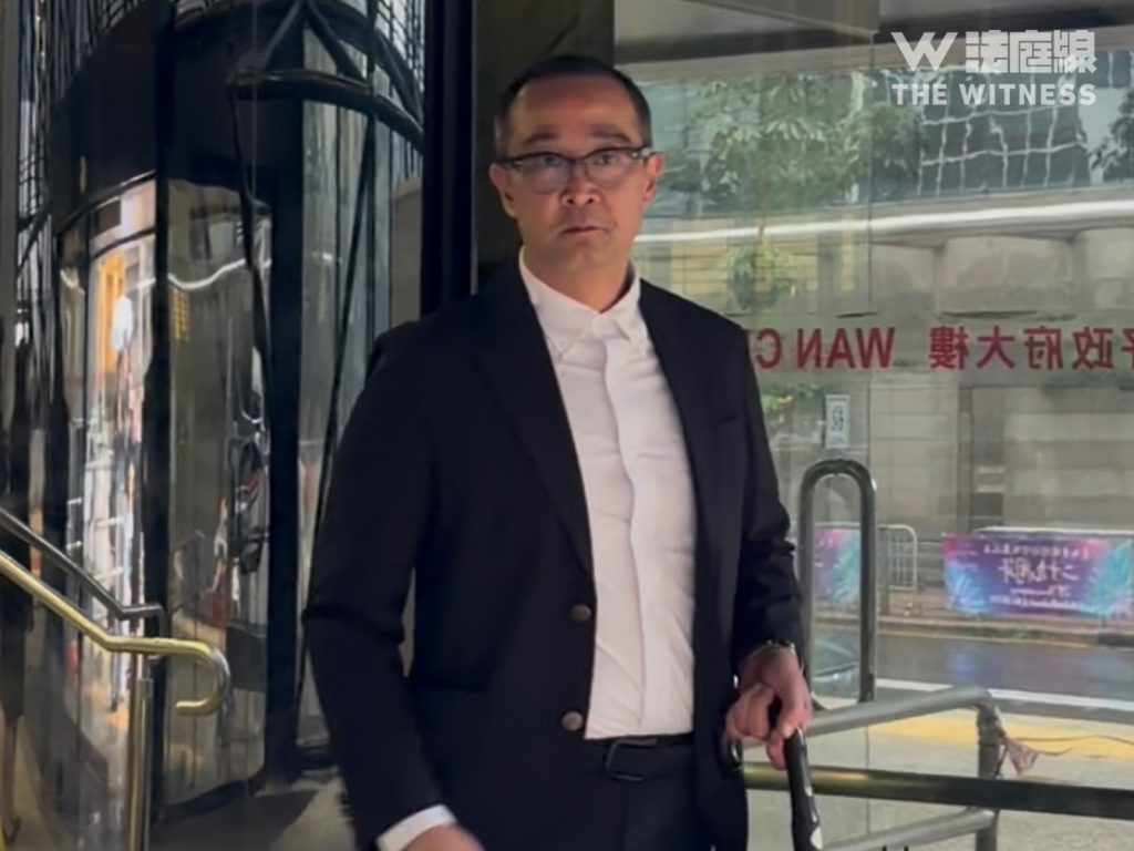 被告胡裕輝