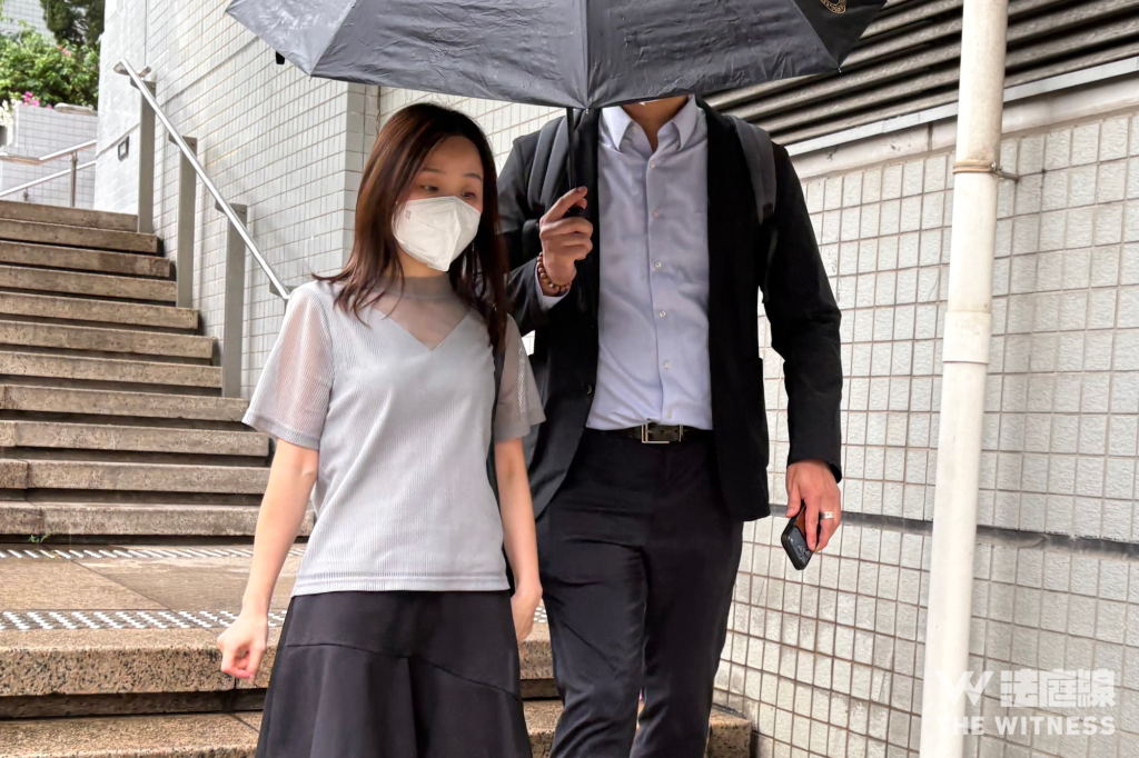 被告「世紀服務有限公司」的代表（女子）