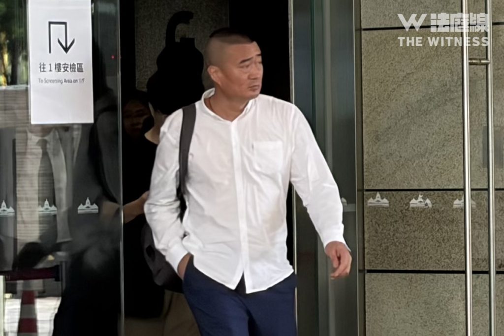首被告許文舉
