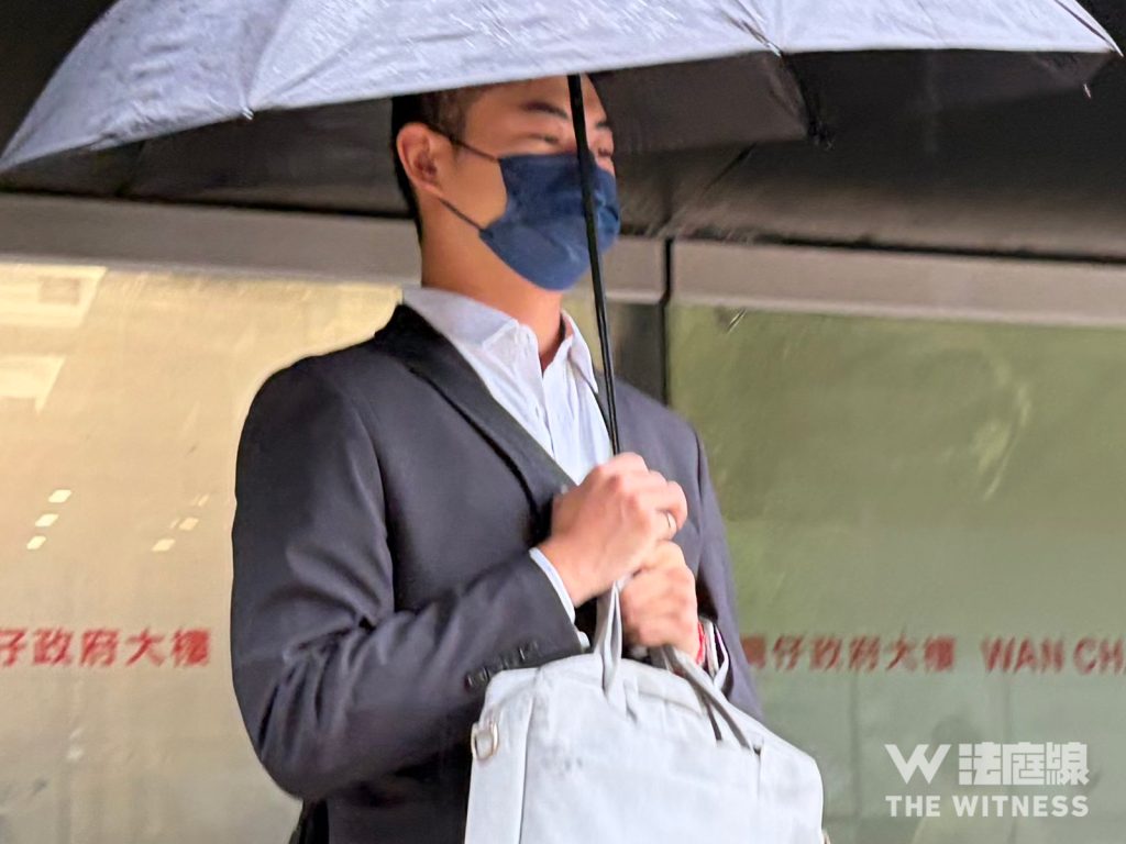 被告程朗