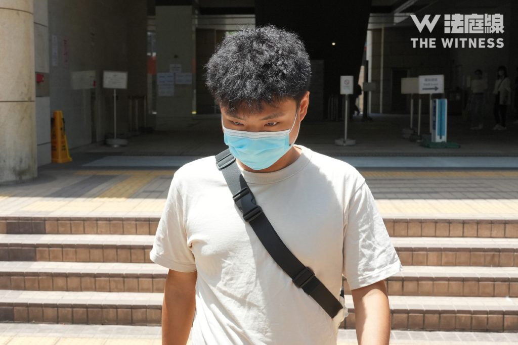 被告黃栢康
